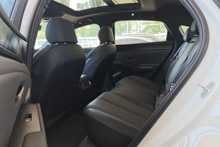 Used BYD Qin L 2025 DM-i Smart Drive 120KM Superior Model Left Rear Seat