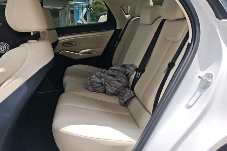 Used BYD Qin L 2025 DM-i Smart Drive 80KM Leading Model Left Rear Seat