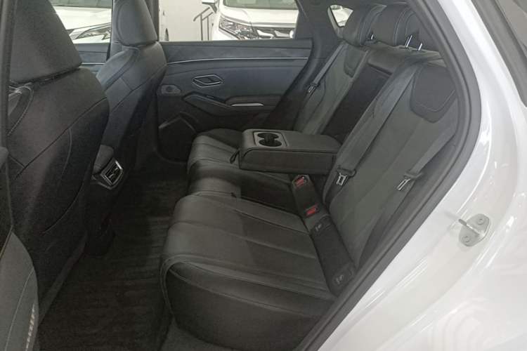 Used BYD Qin L 2025 DM-i Smart Drive 120KM Superior Model Left Rear Seat