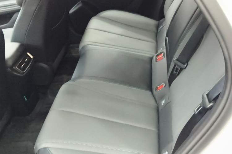 Used BYD Qin L 2025 DM-i Smart Drive 120KM Superior Model Left Rear Seat
