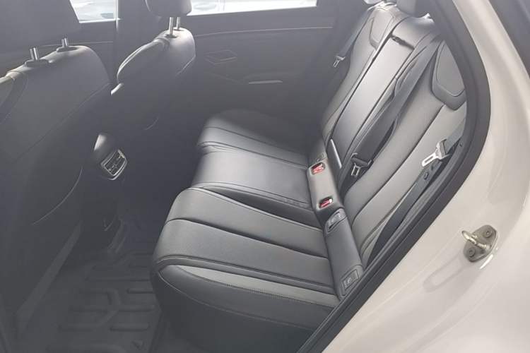 Used BYD Qin L 2025 DM-i Smart Drive 120KM Superior Model Left Rear Seat