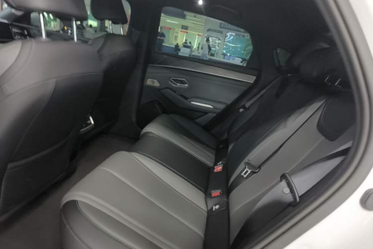 Used BYD Qin L 2025 DM-i Smart Drive 120KM Leading Model Left Rear Seat