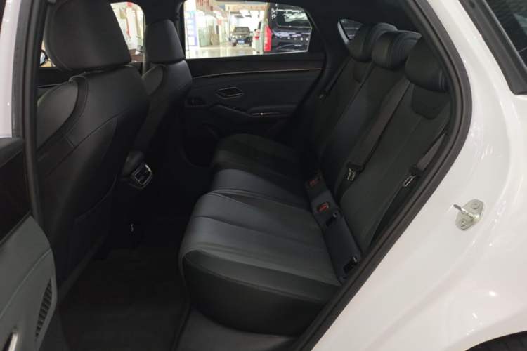 Used BYD Qin L 2025 DM-i Smart Drive 80KM Leading Model Left Rear Seat