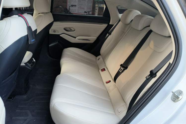 Used BYD Qin L 2025 DM-i Smart Drive 80KM Leading Model Left Rear Seat