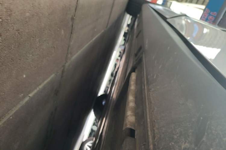 Used BYD Qin L 2025 DM-i Smart Drive 80KM Leading Model Left Side Sill