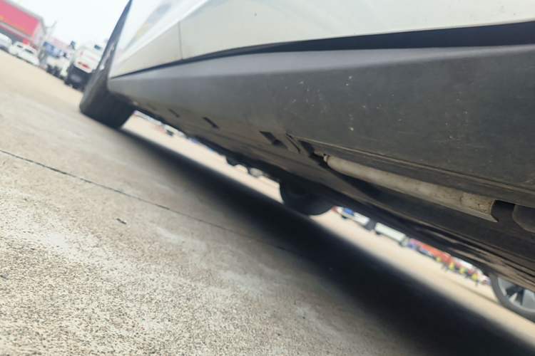 Used BYD Qin L 2025 DM-i Smart Drive 120KM Superior Model Left Side Sill