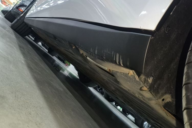 Used BYD Qin L 2025 DM-i Smart Drive 120KM Superior Model Left Side Sill