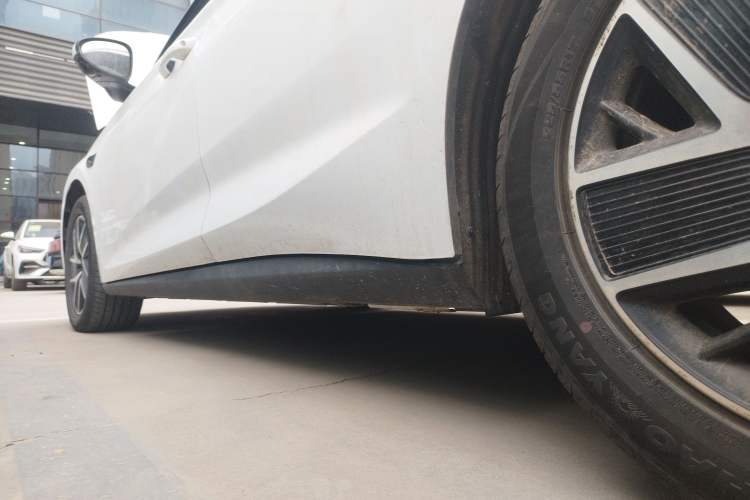 Used BYD Qin L 2025 DM-i Smart Drive 120KM Superior Model Left Side Sill