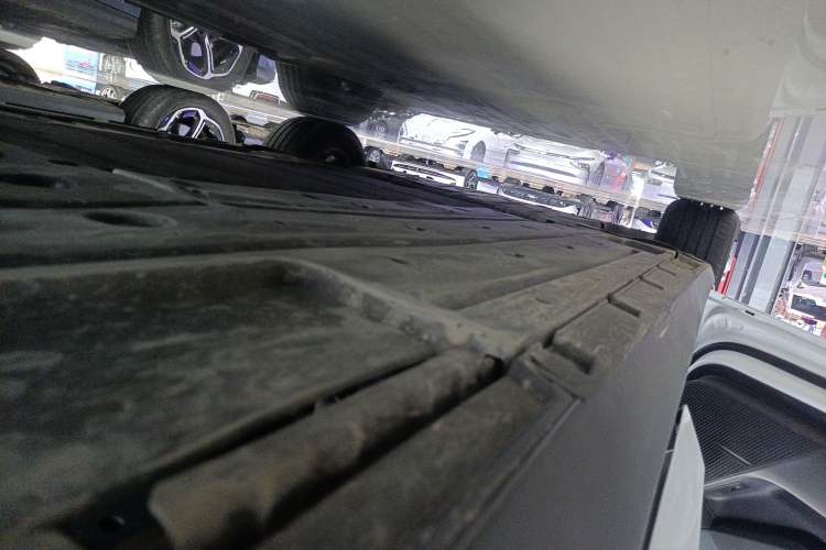 Used BYD Qin L 2025 DM-i Smart Drive 80KM Leading Model Left Side Sill