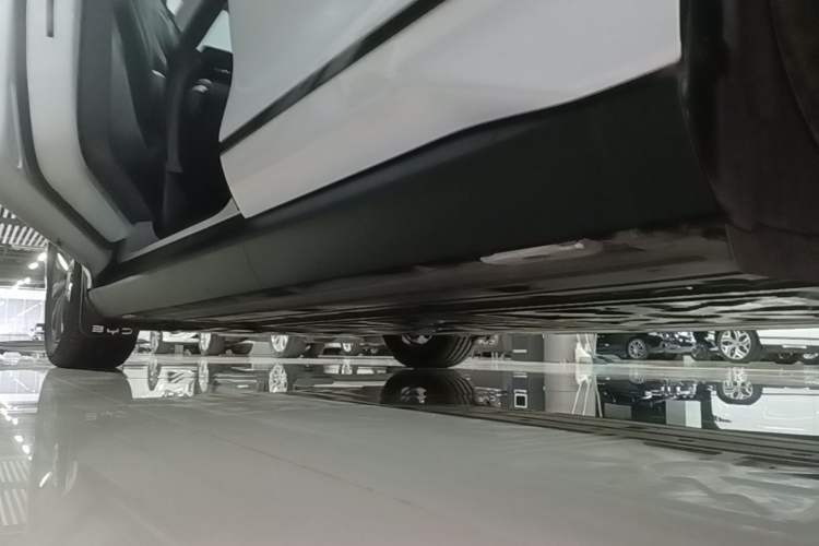 Used BYD Qin L 2025 EV 470KM Leading Edition Left Side Sill