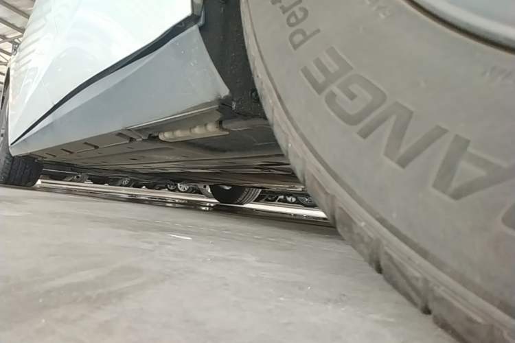 Used BYD Qin L 2025 DM-i Smart Drive 80KM Leading Model Left Side Sill