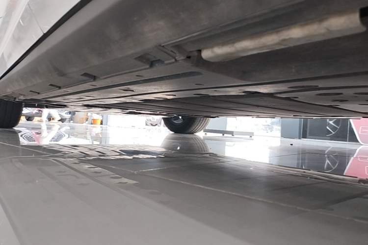 Used BYD Qin L 2025 DM-i Smart Drive 120KM Superior Model Left Side Sill