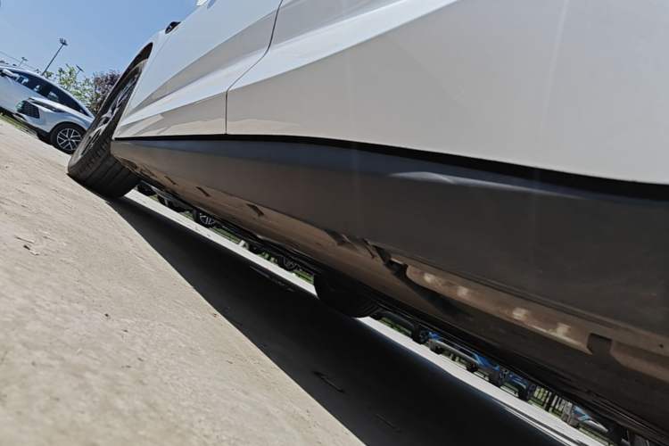 Used BYD Qin L 2025 DM-i Smart Drive 80KM Superior Model Left Side Sill
