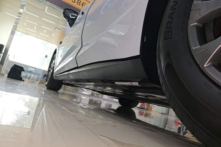 Used BYD Qin L 2025 DM-i Smart Drive 80KM Leading Model Left Side Sill