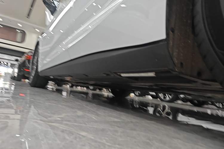 Used BYD Qin L 2025 DM-i Smart Drive 80KM Leading Model Left Side Sill