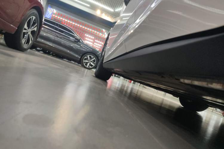 Used BYD Qin L 2025 DM-i Smart Drive 80KM Leading Model Left Side Sill