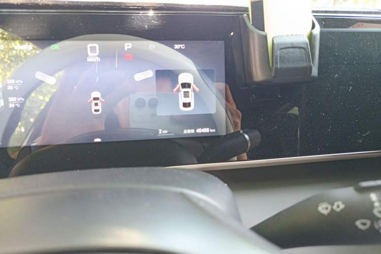 Used BYD Qin L 2025 DM-i Smart Drive 120KM Leading Model Odometer Close Up