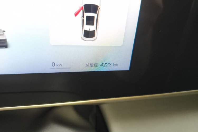 Used BYD Qin L 2025 DM-i Smart Drive 120KM Superior Model Odometer Close Up