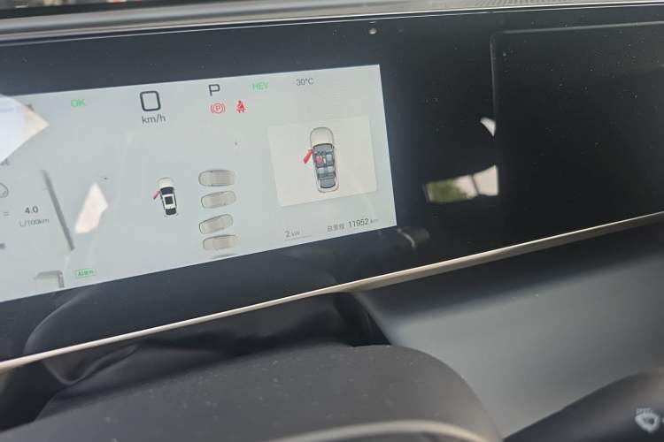 Used BYD Qin L 2025 DM-i Smart Drive 80KM Leading Model Odometer Close Up