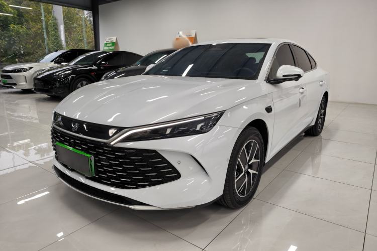 BYD Qin L 2025 DM-i Smart Drive 120KM Leading Model