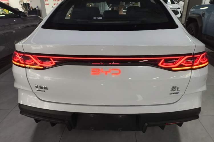 Used BYD Qin L 2025 DM-i Smart Drive 120KM Leading Model Rear