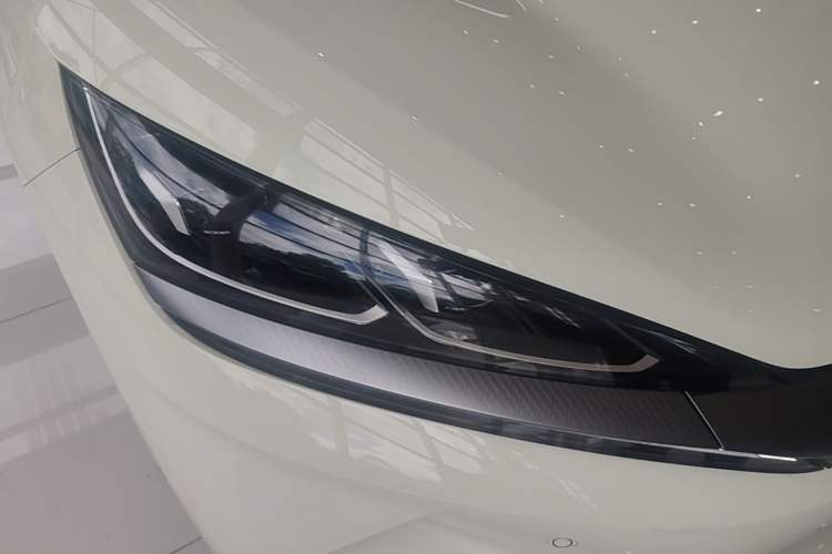 Used BYD Qin L 2025 EV 545KM Excellence Edition Right Front Headlight