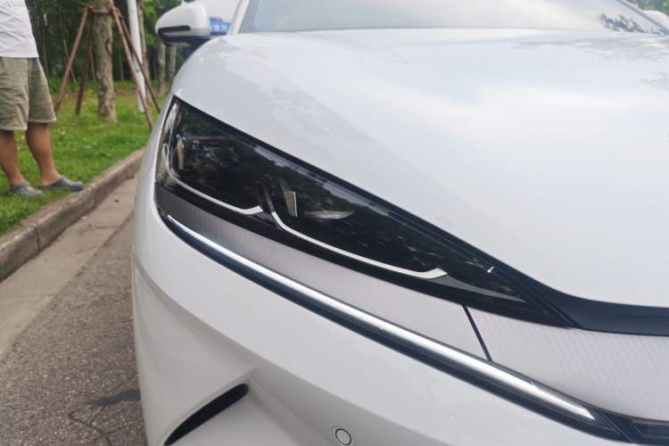 Used BYD Qin L 2025 EV 545KM Cloud Suspension Edition Right Front Headlight