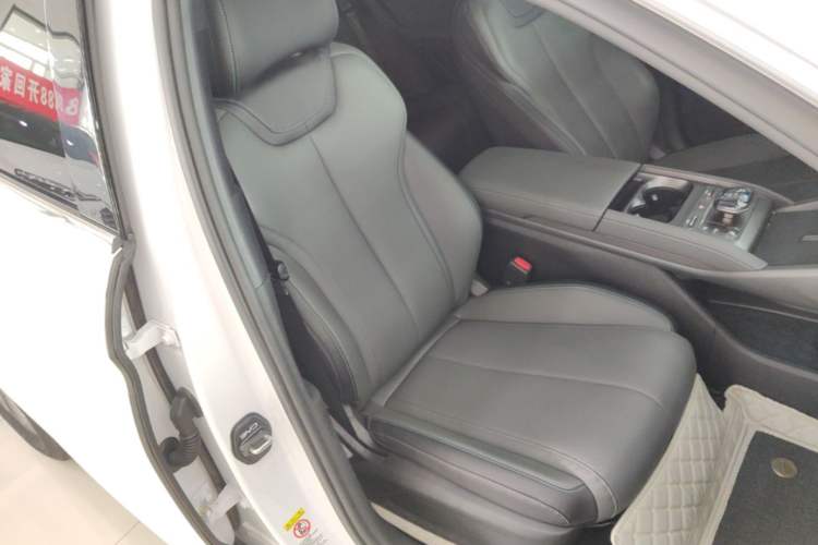Used BYD Qin L 2025 DM-i Smart Drive 80KM Leading Model Right Front Seat