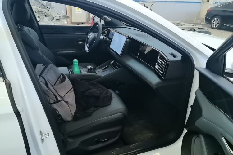 Used BYD Qin L 2025 DM-i Smart Drive 120KM Superior Model Right Front Seat