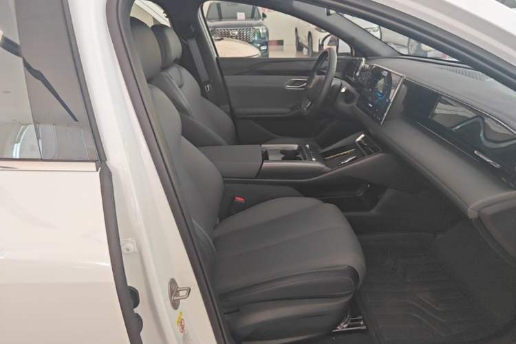 Used BYD Qin L 2025 EV 470KM Leading Edition Right Front Seat