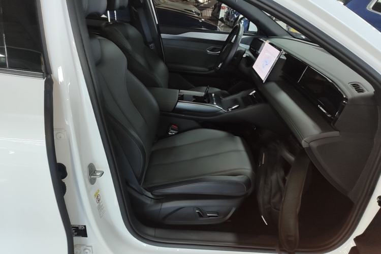 Used BYD Qin L 2025 EV 545KM Beyond Version Right Front Seat