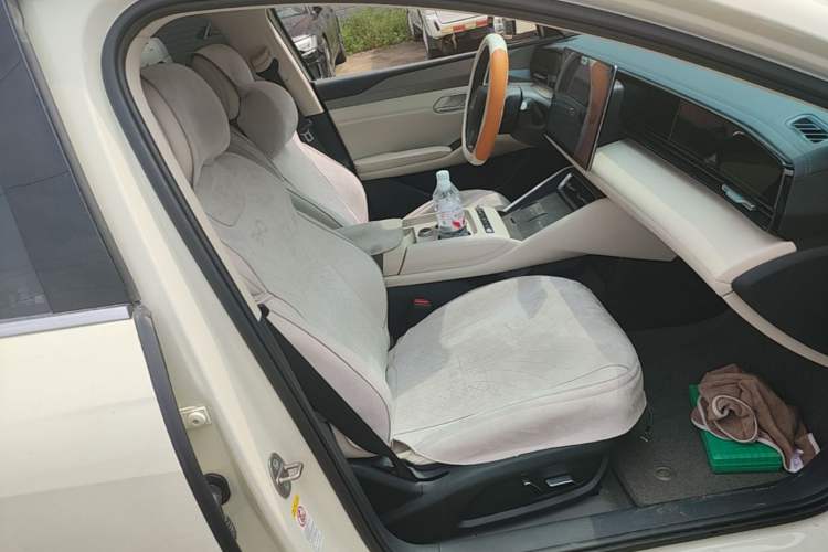 Used BYD Qin L 2025 EV 545KM Cloud Suspension Edition Right Front Seat