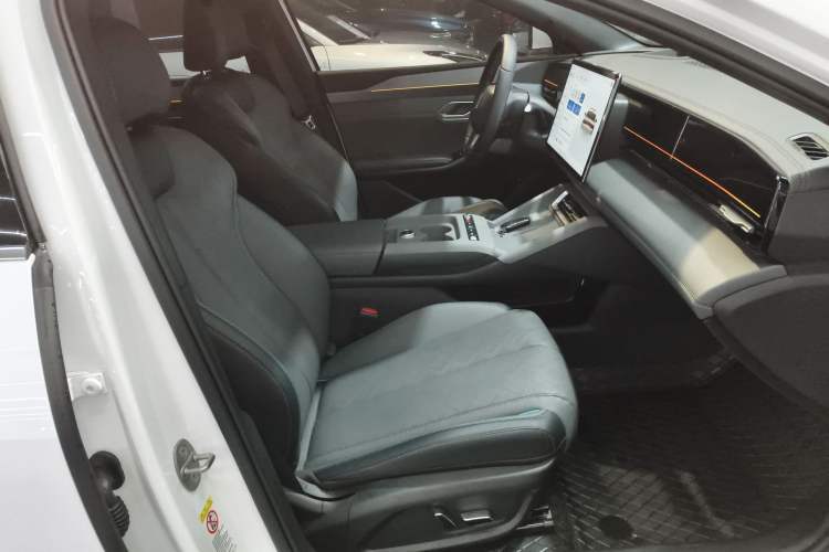 Used BYD Qin L 2025 EV 545KM Cloud Suspension Edition Right Front Seat