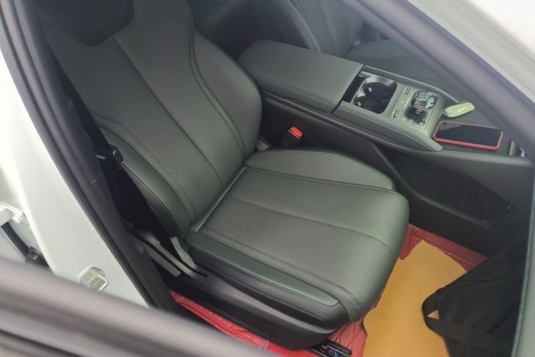Used BYD Qin L 2025 DM-i Smart Drive 80KM Leading Model Right Front Seat