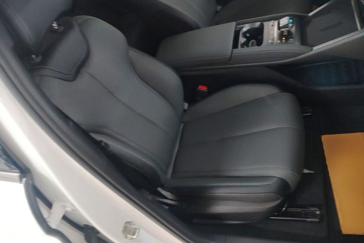 Used BYD Qin L 2025 DM-i Smart Drive 80KM Leading Model Right Front Seat