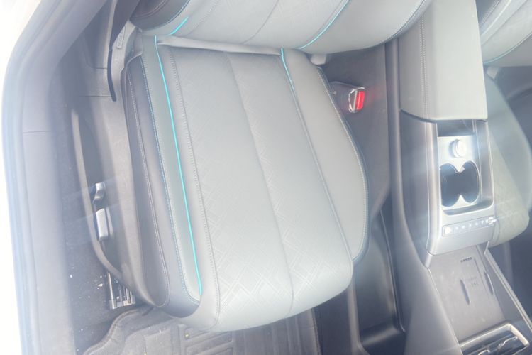 Used BYD Qin L 2025 EV 545KM Cloud Suspension Edition Right Front Seat