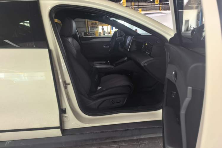 Used BYD Qin L 2025 EV 545KM Beyond Version Right Front Seat