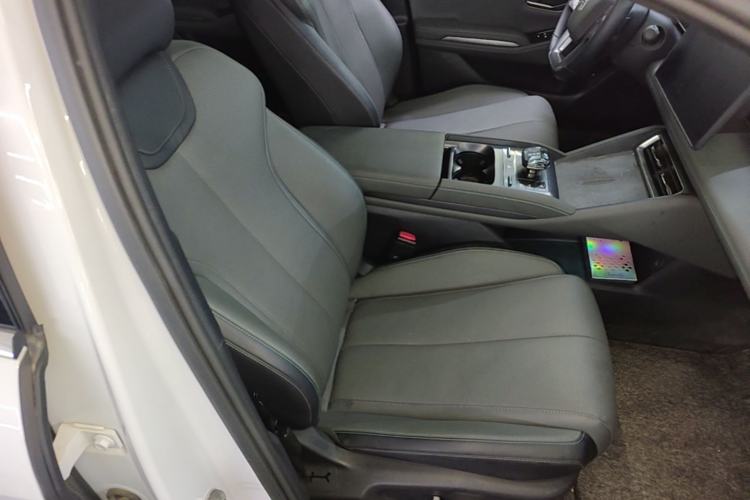 Used BYD Qin L 2025 DM-i Smart Drive 120KM Superior Model Right Front Seat