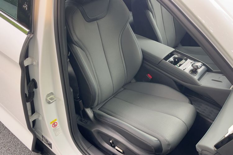 Used BYD Qin L 2025 DM-i Smart Drive 120KM Superior Model Right Front Seat