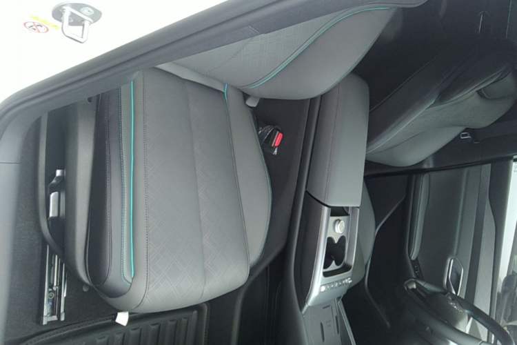 Used BYD Qin L 2025 EV 545KM Cloud Suspension Edition Right Front Seat