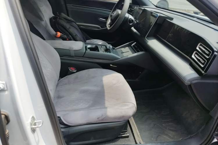 Used BYD Qin L 2025 DM-i Smart Drive 80KM Leading Model Right Front Seat