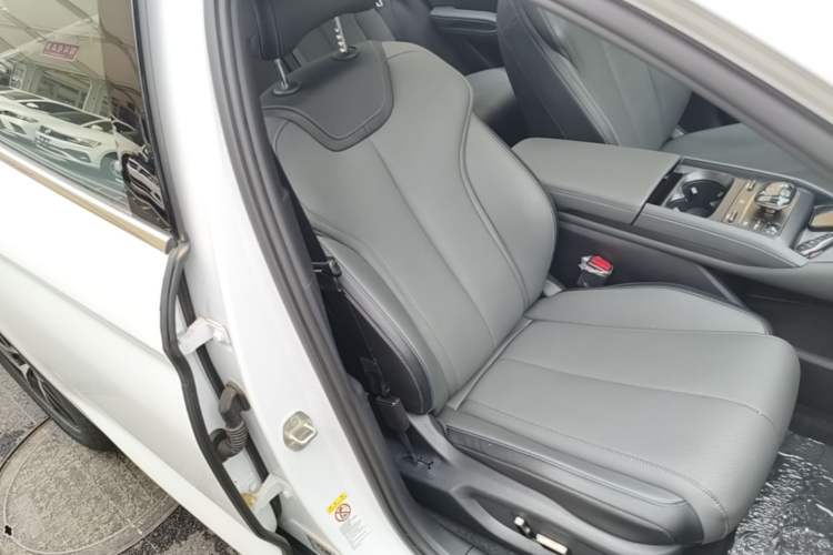 Used BYD Qin L 2025 DM-i Smart Drive 120KM Superior Model Right Front Seat
