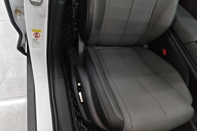 Used BYD Qin L 2025 DM-i Smart Drive 120KM Superior Model Right Front Seat