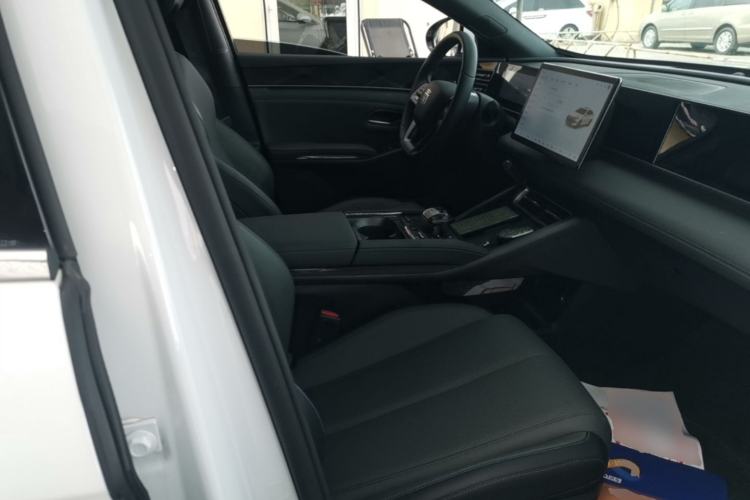 Used BYD Qin L 2025 DM-i Smart Drive 80KM Leading Model Right Front Seat