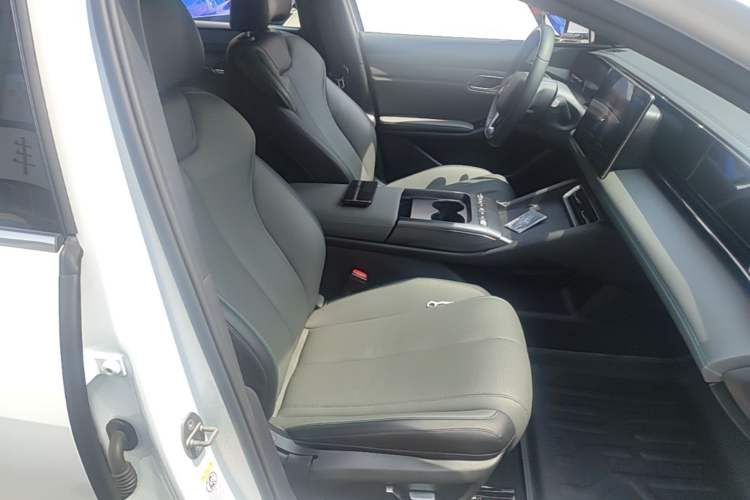 Used BYD Qin L 2025 EV 545KM Beyond Version Right Front Seat