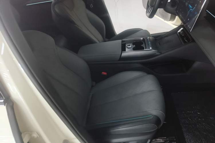 Used BYD Qin L 2025 EV 545KM Excellence Edition Right Front Seat