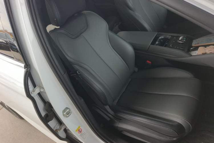 Used BYD Qin L 2025 DM-i Smart Drive 80KM Superior Model Right Front Seat