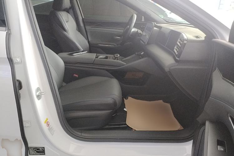 Used BYD Qin L 2025 DM-i Smart Drive 80KM Leading Model Right Front Seat