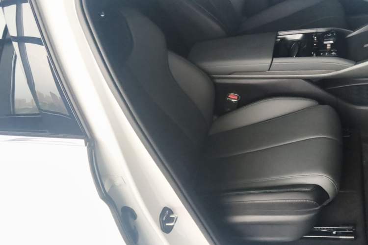 Used BYD Qin L 2025 DM-i Smart Drive 80KM Leading Model Right Front Seat