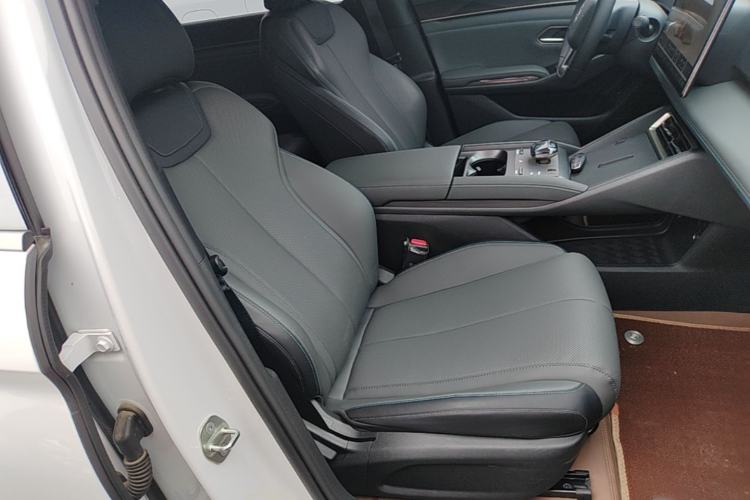 Used BYD Qin L 2025 DM-i Smart Drive 80KM Leading Model Right Front Seat